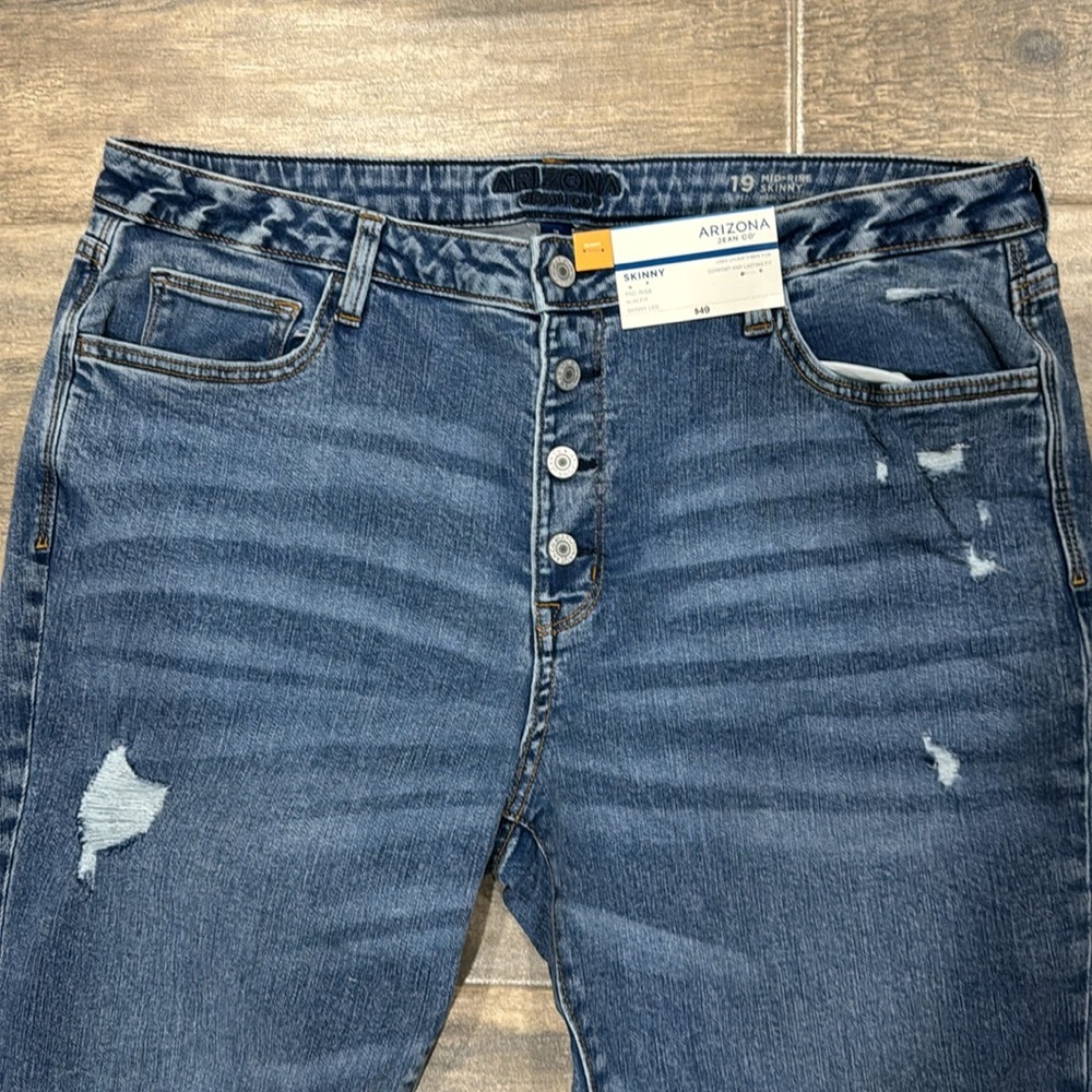 Jeans - Picture 2 of 5
